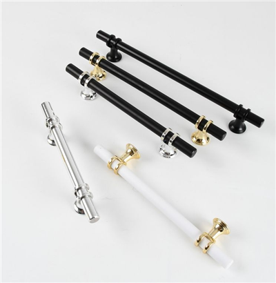 Rukoväte kúpeľňovej skrinky